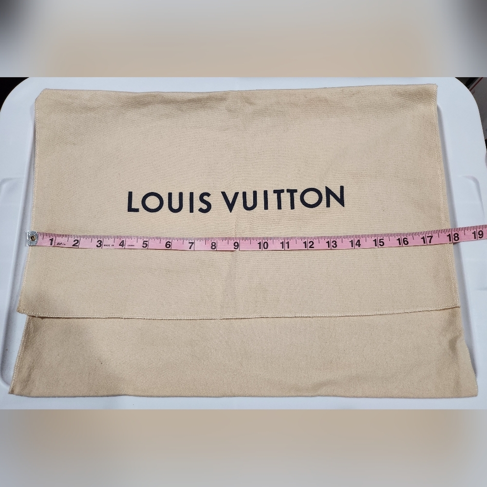 0038. Authentic Louis Vuitton Dust Bag